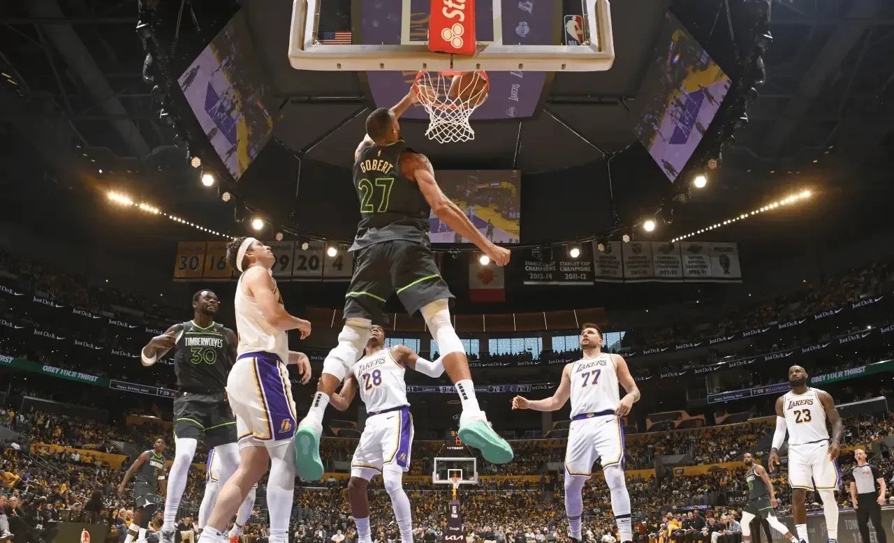 九博网页版 -关于转会期NBA常规赛传出新动向，迈阿密热火绝杀压哨，高层表态：令人意外，心理建设被强调的信息